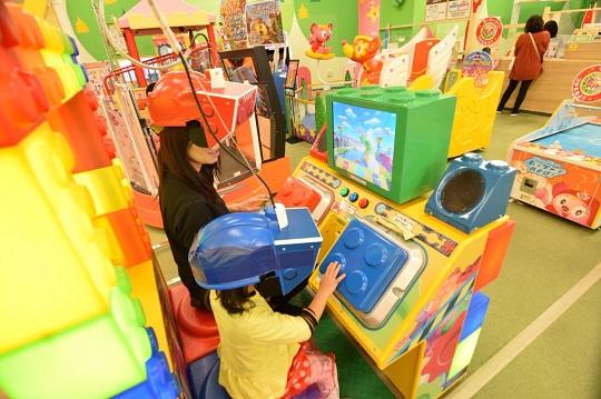 3歳から体験可能なVRゲーム開発秘話！～ママさんプランナーと20代パパエンジニアが「子どもに体験させたい」未来の遊び～